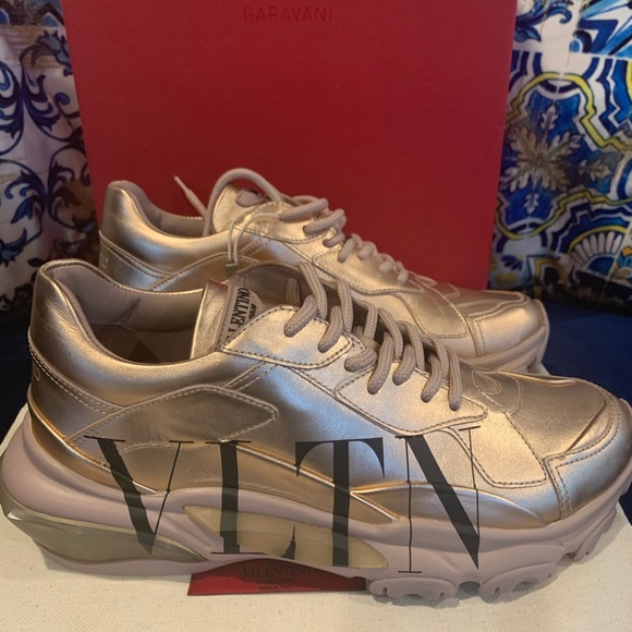 Valentino Garavani metallic copper sneakers - Picture 3 of 8